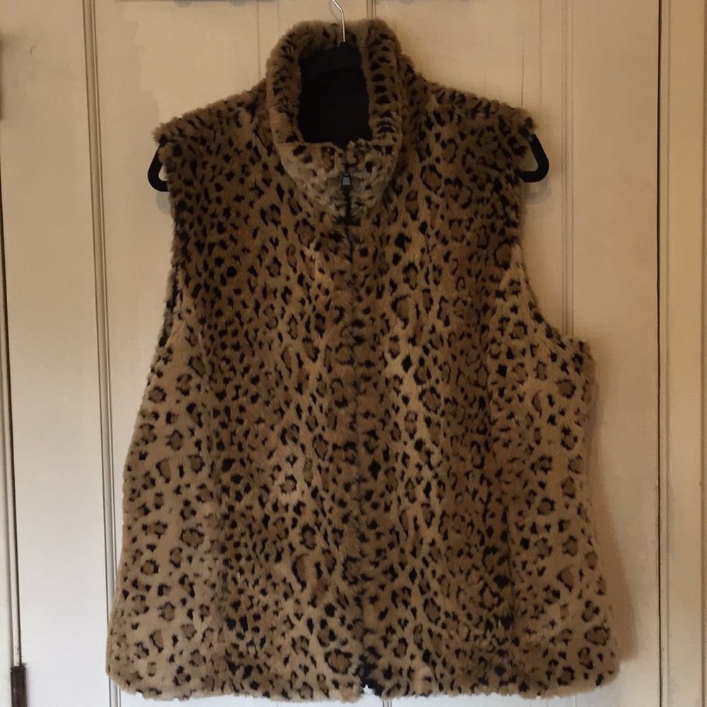 Women’s Leopard Animal Print Furry Vest Size Large